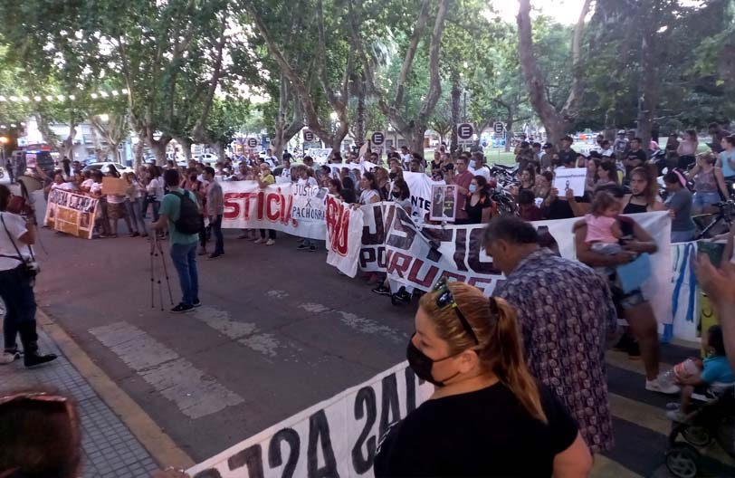 Marcha pidiendo justicia por el homicidio de Lautaro Aranda y otros tantos jóvenes asesinados en la región