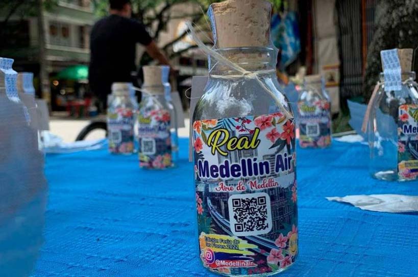 Emprendedor colombiano gana miles de dólares vendiendo aire envasado en botellitas