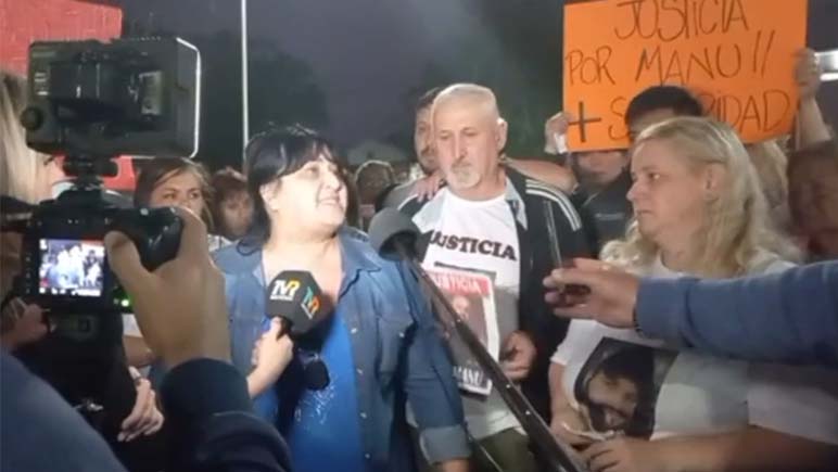 Masiva marcha pidiendo justicia por Emanuel Wolert, el joven asesinado en Fray Luis Beltrán