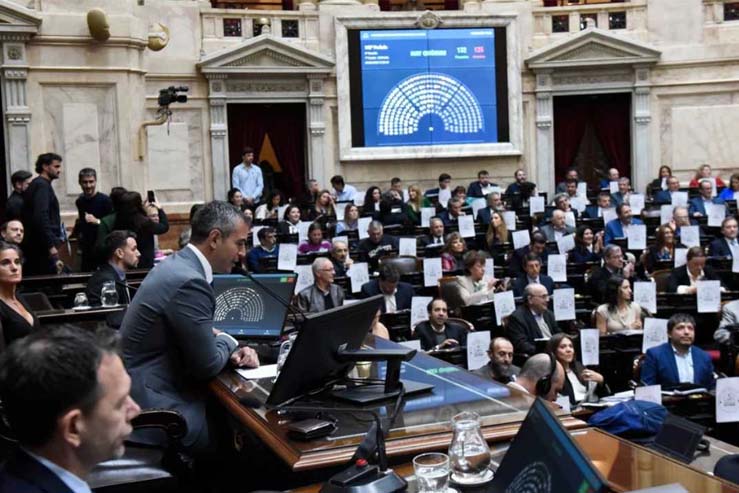 Victoria opositora en Diputados y veto en el horizonte: media sanción al alza de 7,2% en jubilaciones y bono de $110.000