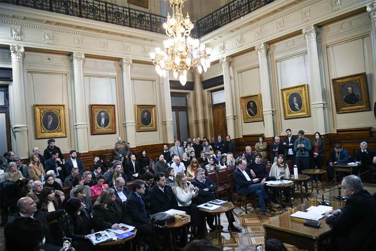 Escandalo en el Senado: Oposición abre la comisión de Presupuesto sin una citación de su presidente Atauche