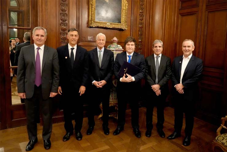 Milei participó de la cena del Consejo del JP Morgan junto a su CEO, Jamie Dimon