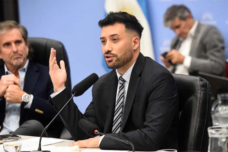 Ley Bases 2 y Hojarasca 2: el paquete de diciembre del Ejecutivo y el impacto en el Congreso