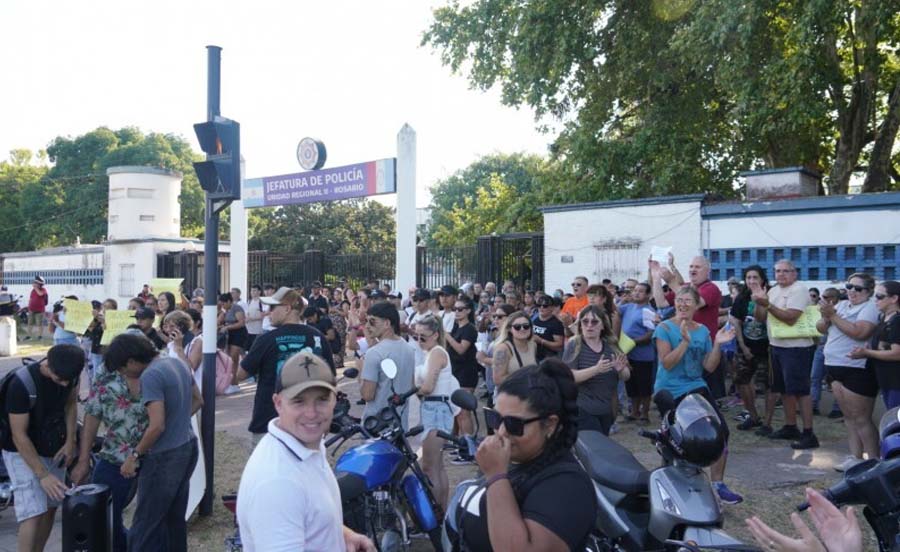 Protesta policial histórica en Santa Fe: el reclamo se extendió a toda la provincia y suman más sectores